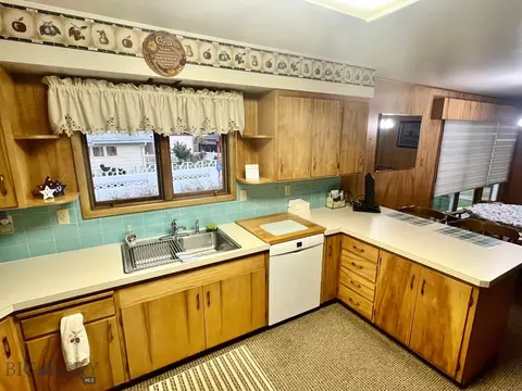 Kitchen - 805 E Orr St, Dillon, MT 59725 photo 2 of 5