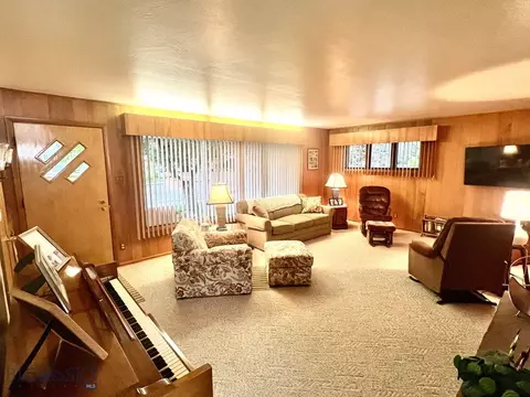 Living - 805 E Orr St, Dillon, MT 59725 photo 1 of 3
