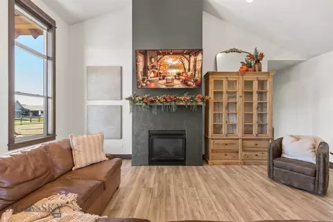 Living - 18 Oxbow Ln, Manhattan, MT 59741 photo 3 of 7