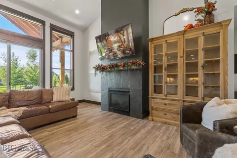 Living - 18 Oxbow Ln, Manhattan, MT 59741 photo 1 of 7