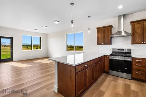 38 Horseshoe Loop, Bozeman, MT 59718 photo 4
