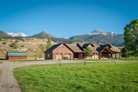 1986 E River Rd, Livingston, MT 59047