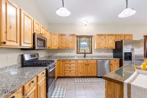 Kitchen - 18 S Centurion Way, Whitehall, MT 59759 photo 3 of 4