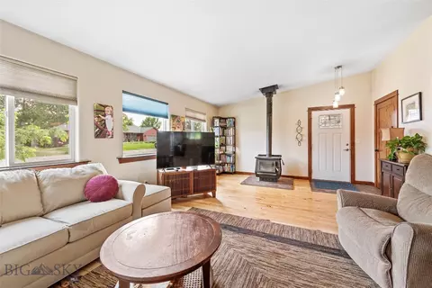 283 Valley Grove Dr, Bozeman, MT 59718