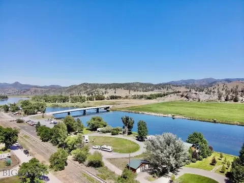 220 Leonard St, Craig, MT 59648