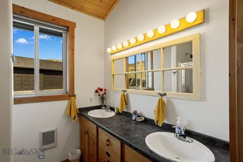 Bath - 18 Libra Dr, Emigrant, MT 59027 photo 4 of 5