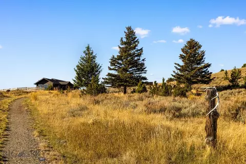 Exterior - 18 Libra Dr, Emigrant, MT 59027 photo 10 of 15