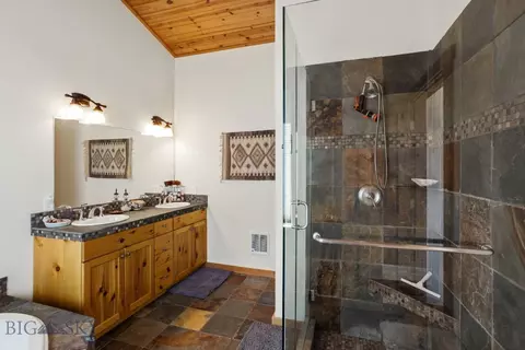 Bath - 18 Libra Dr, Emigrant, MT 59027 photo 2 of 5