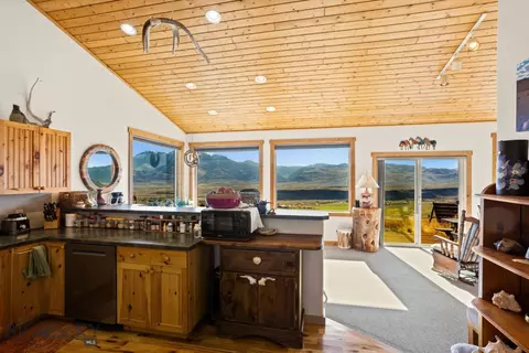 Kitchen - 18 Libra Dr, Emigrant, MT 59027 photo 1 of 6
