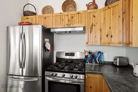 Kitchen - 18 Libra Dr, Emigrant, MT 59027 photo 6 of 6