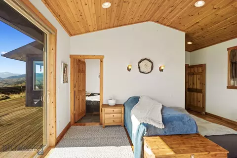Bedroom - 18 Libra Dr, Emigrant, MT 59027 photo 5 of 9