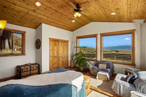 Bedroom - 18 Libra Dr, Emigrant, MT 59027 photo 4 of 9