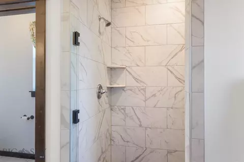 Bath - 1097 Stewart Loop, Bozeman, MT 59718 photo 4 of 7