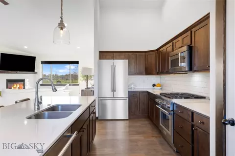 Kitchen - 1097 Stewart Loop, Bozeman, MT 59718 photo 3 of 4