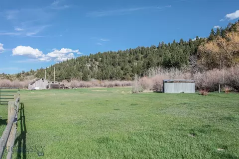 26580 Dry Creek Rd, Belgrade, MT 59714