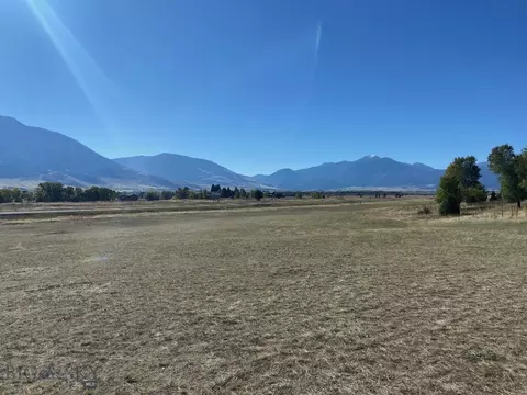 Nhn Run Way Lane, Livingston, MT 59047