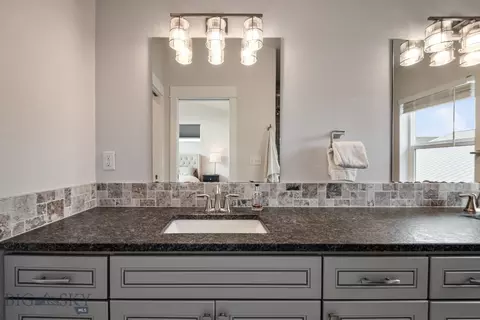 Bath - 520 Valley Dr, Bozeman, MT 59718 photo 5 of 13