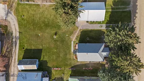 17 Broadway St, Willow Creek, MT 59760