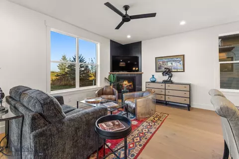 Living - 3025 Macnab, Bozeman, MT 59715 photo 3 of 4