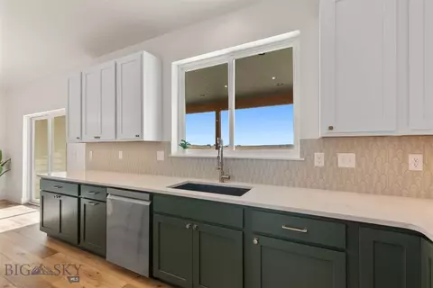 Kitchen - 115 Rolling Pr, Three Forks, MT 59752 photo 7 of 8
