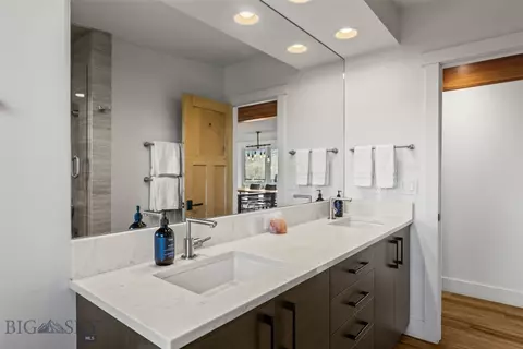 Bath - 27737 Frontage Rd, Bozeman, MT 59715 photo 3 of 5