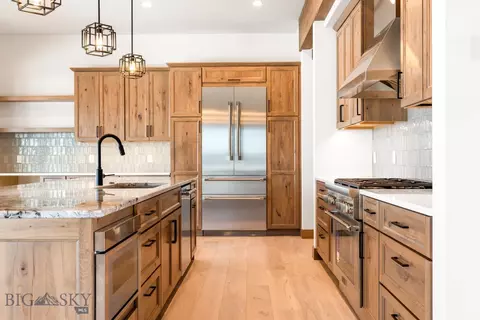 Kitchen - 33 Leachman Ln, Bozeman, MT 59718 photo 6 of 14
