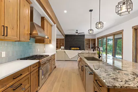 33 Leachman Ln, Bozeman, MT 59718