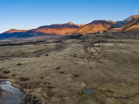 60 Rocky Hollow Trl, Livingston, MT 59047