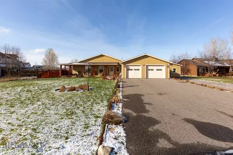 321 E Tobiano Trl, Belgrade, MT 59714