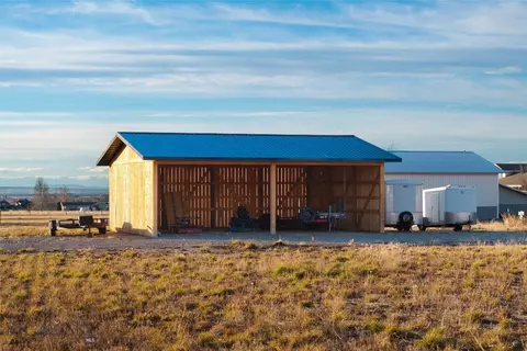 Exterior - 6111 Springhill Rd, Belgrade, MT 59714 photo 8 of 11