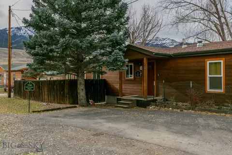 114 Yellowstone St, Gardiner, MT 59030