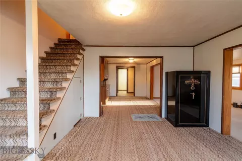 Entry Way - 302 Busha, Big Timber, MT 59011 photo 4 of 4