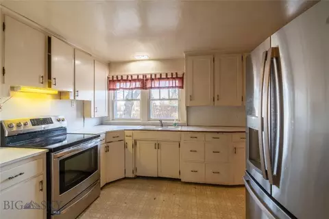 Kitchen - 302 Busha, Big Timber, MT 59011 photo 6 of 8
