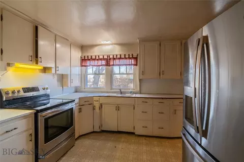 Kitchen - 302 Busha, Big Timber, MT 59011 photo 7 of 8