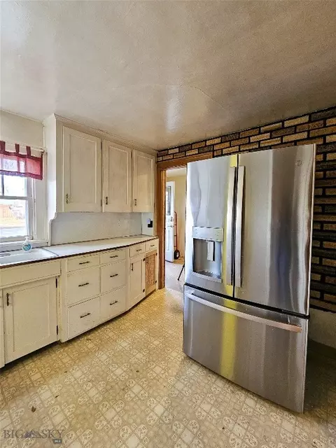 Kitchen - 302 Busha, Big Timber, MT 59011 photo 4 of 8