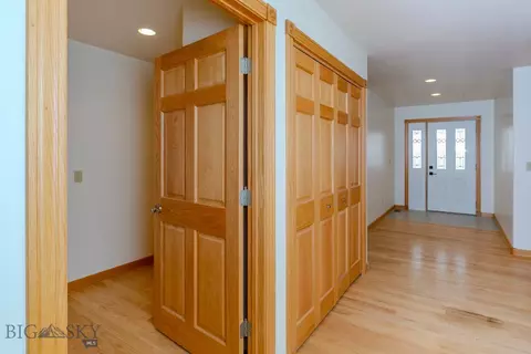 Entry Way - 297 Big Timber Loop Rd, Big Timber, MT 59011 photo 2 of 4