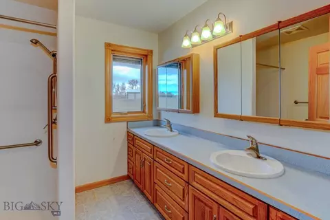 Bath - 297 Big Timber Loop Rd, Big Timber, MT 59011 photo 4 of 4
