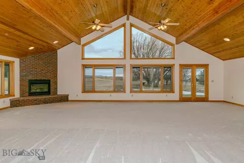 Living - 297 Big Timber Loop Rd, Big Timber, MT 59011 photo 4 of 12