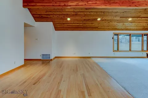 Living - 297 Big Timber Loop Rd, Big Timber, MT 59011 photo 2 of 12