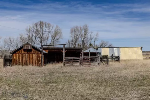 Exterior - 297 Big Timber Loop Rd, Big Timber, MT 59011 photo 6 of 8