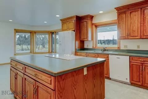 Kitchen - 297 Big Timber Loop Rd, Big Timber, MT 59011 photo 1 of 6