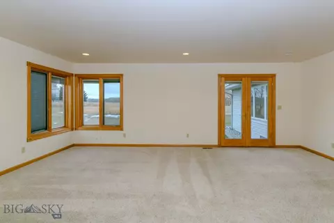 Living - 297 Big Timber Loop Rd, Big Timber, MT 59011 photo 10 of 12