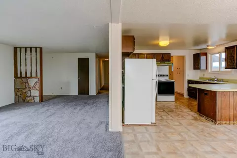 Living - 297 Big Timber Loop Rd, Big Timber, MT 59011 photo 12 of 12