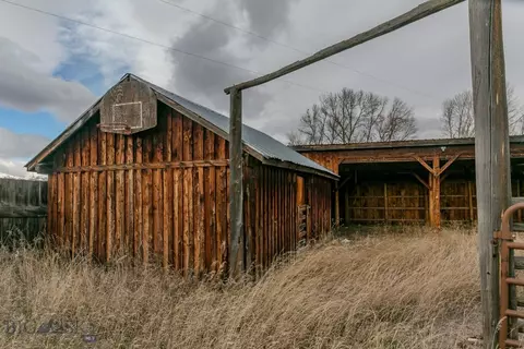 Exterior - 297 Big Timber Loop Rd, Big Timber, MT 59011 photo 5 of 8