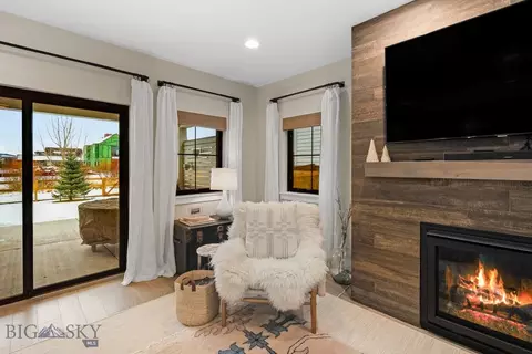 Living - 978 Auger Ln, Bozeman, MT 59718 photo 4 of 5