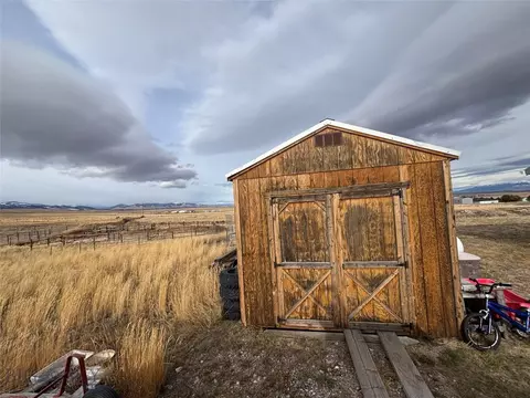 Exterior - 140 Gamblers Run, Dillon, MT 59725 photo 3 of 4
