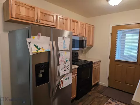 Kitchen - 682 E River Rd, Pray, MT 59065 photo 4 of 6