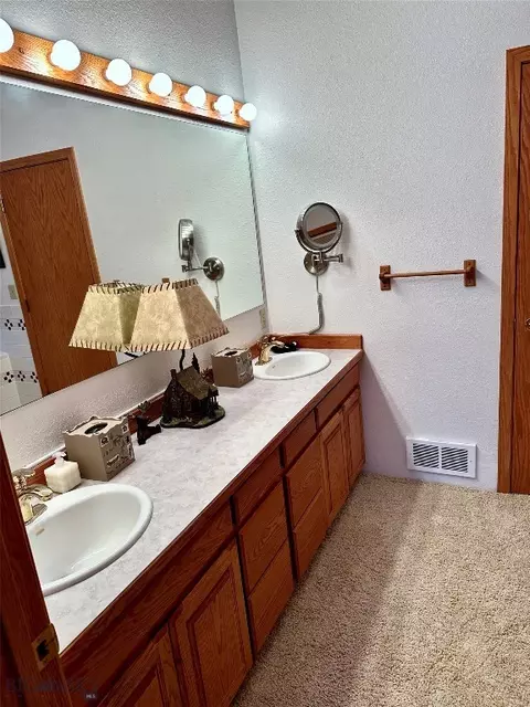 Bath - 22932 Love Dr, Bigfork, MT 59911 photo 2 of 4