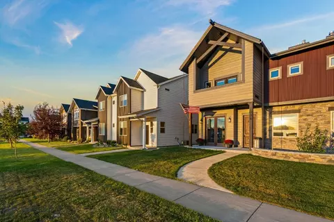 1036 Oak Park Dr, Bozeman, MT 59715