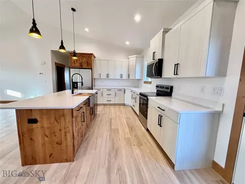 Kitchen - 120 Thomas Way, Dillon, MT 59725 photo 2 of 4